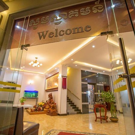 Jasmine Hotel& Sky Bar Battambang Buitenkant foto