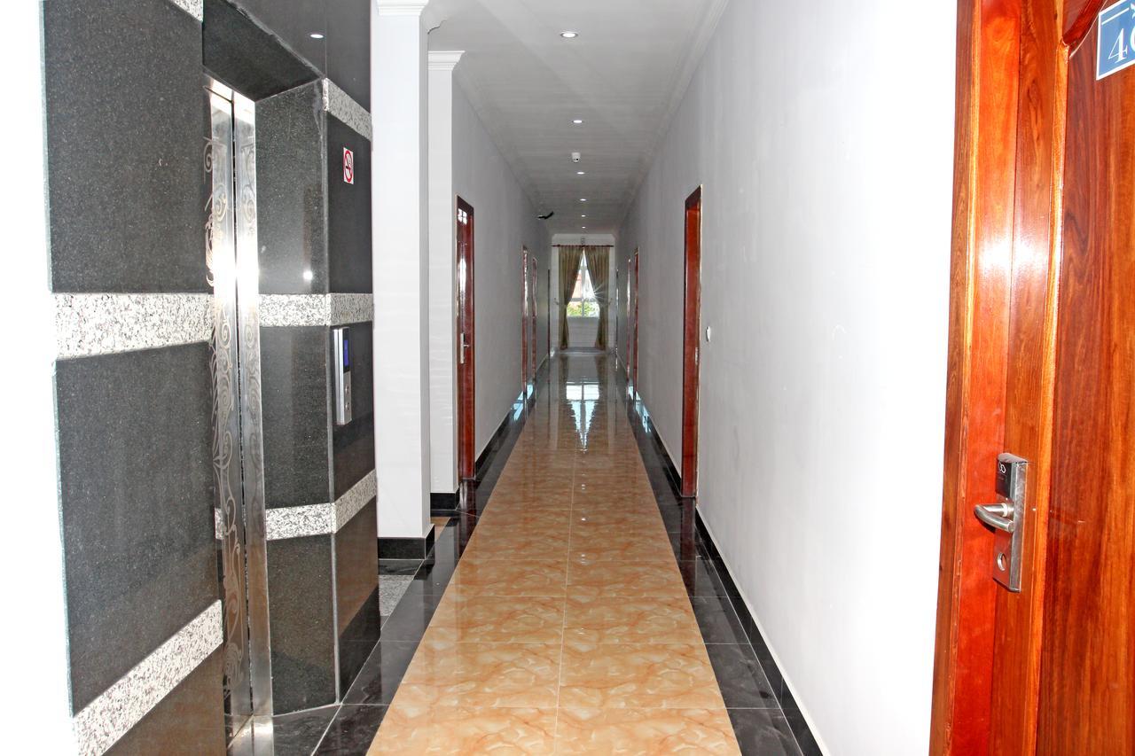 Jasmine Hotel& Sky Bar Battambang Buitenkant foto