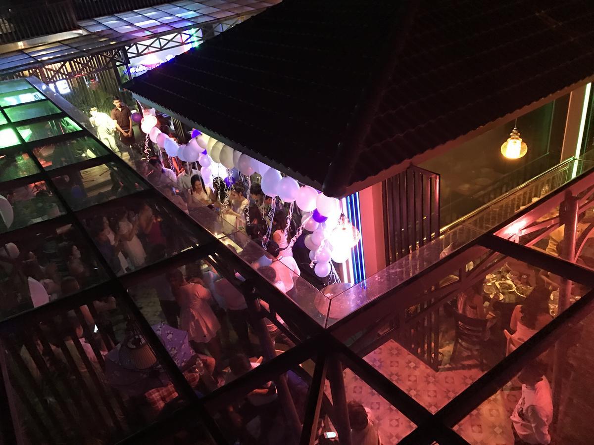 Jasmine Hotel& Sky Bar Battambang Buitenkant foto