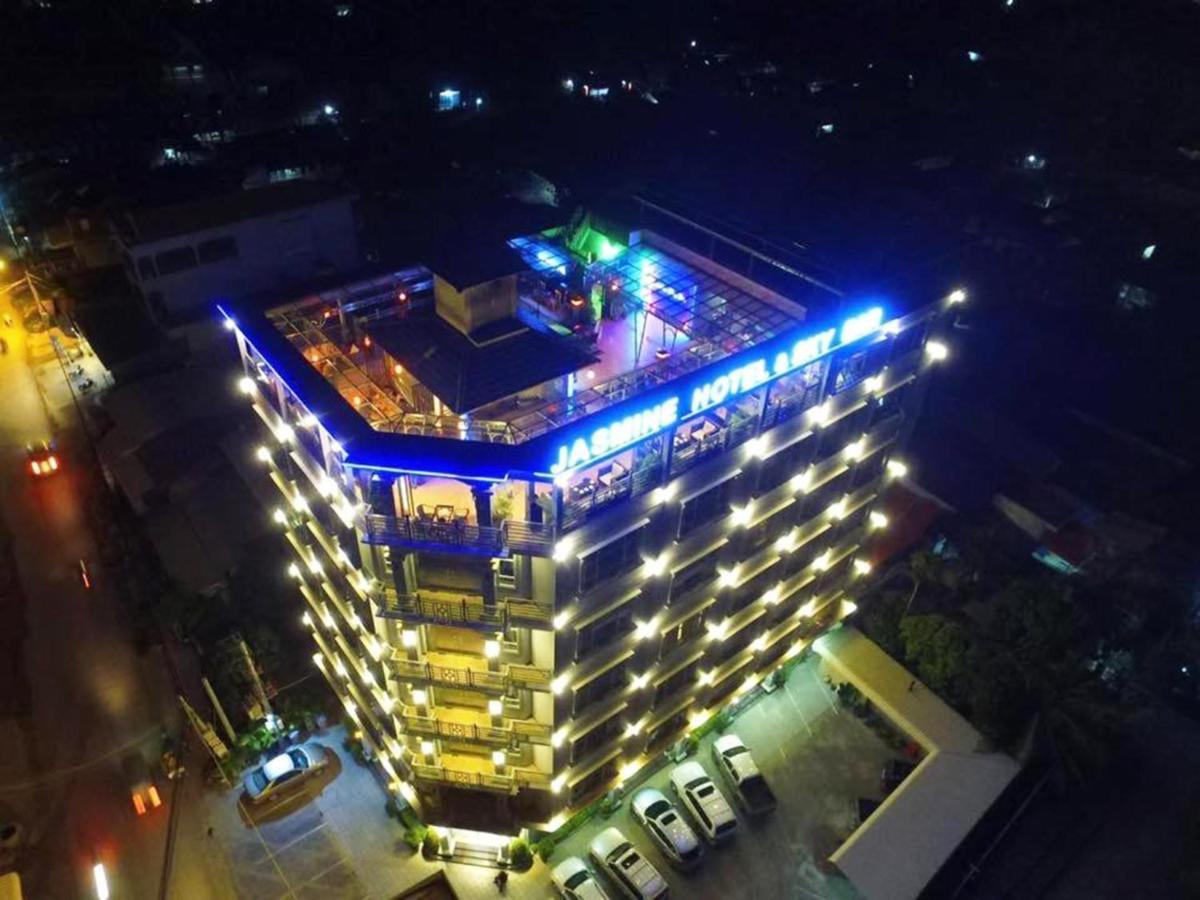 Jasmine Hotel& Sky Bar Battambang Buitenkant foto