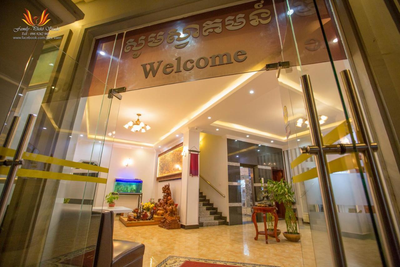 Jasmine Hotel& Sky Bar Battambang Buitenkant foto