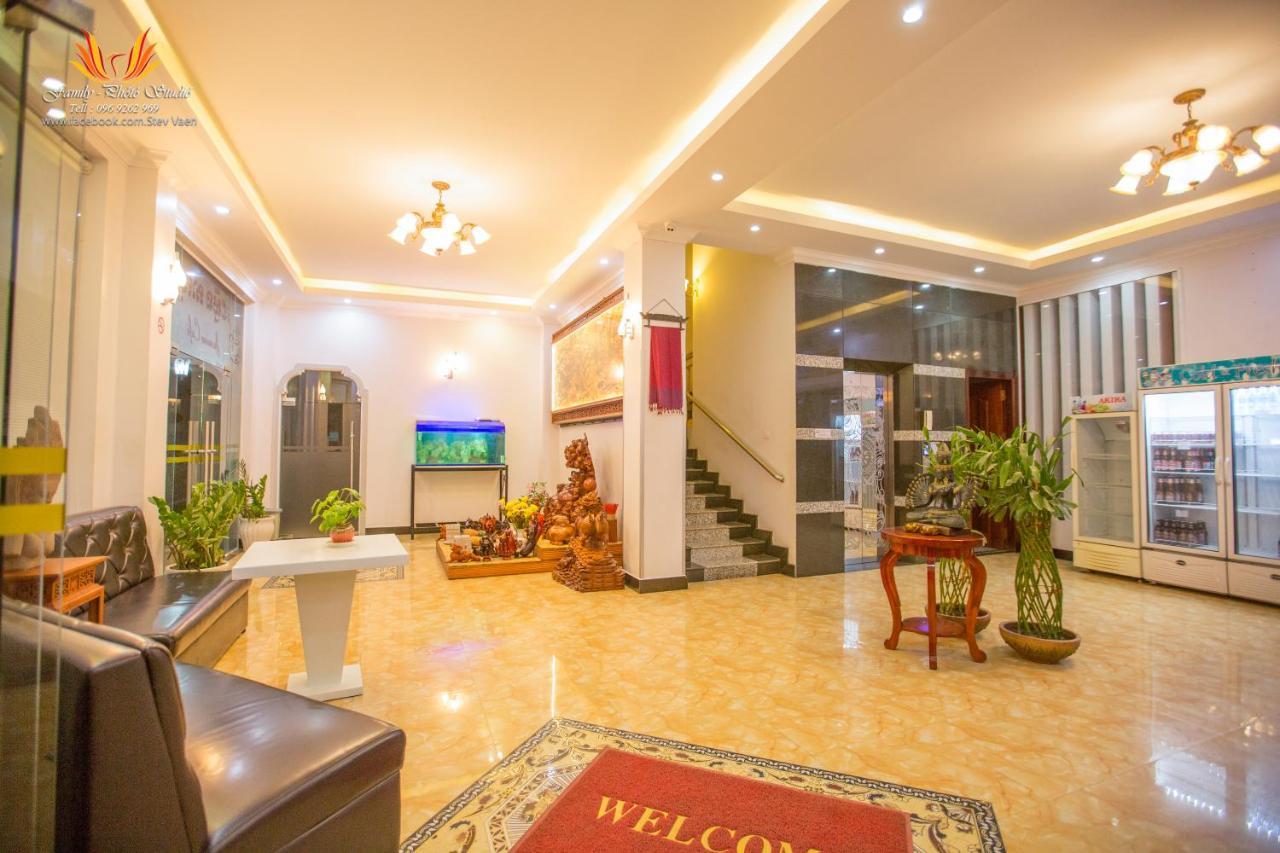 Jasmine Hotel& Sky Bar Battambang Buitenkant foto