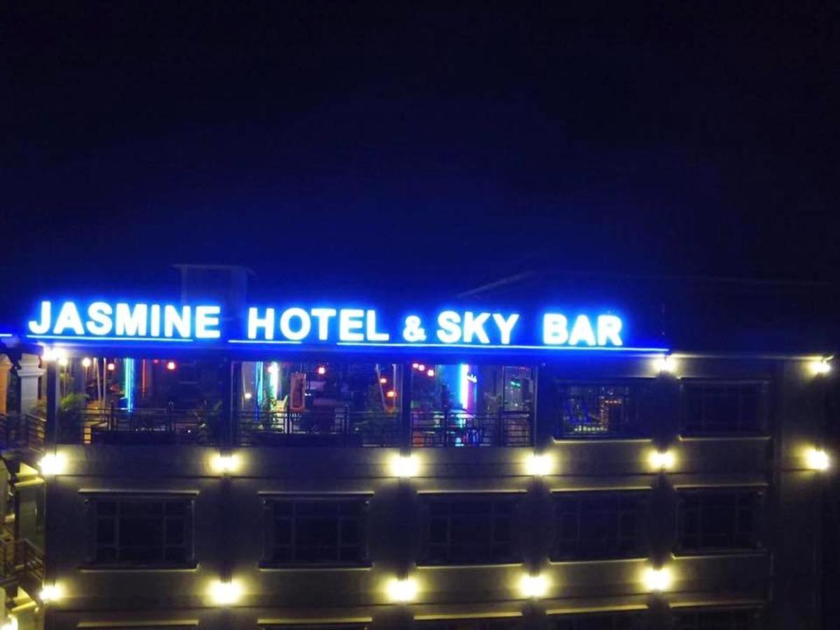Jasmine Hotel& Sky Bar Battambang Buitenkant foto