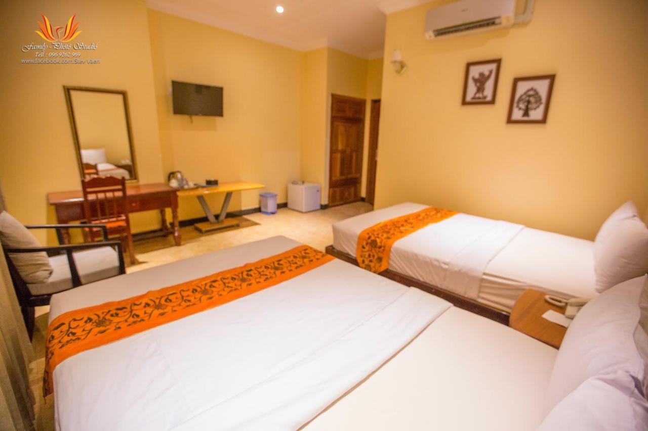 Jasmine Hotel& Sky Bar Battambang Buitenkant foto