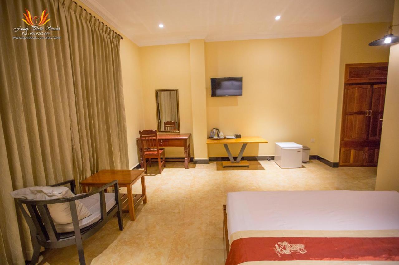 Jasmine Hotel& Sky Bar Battambang Buitenkant foto
