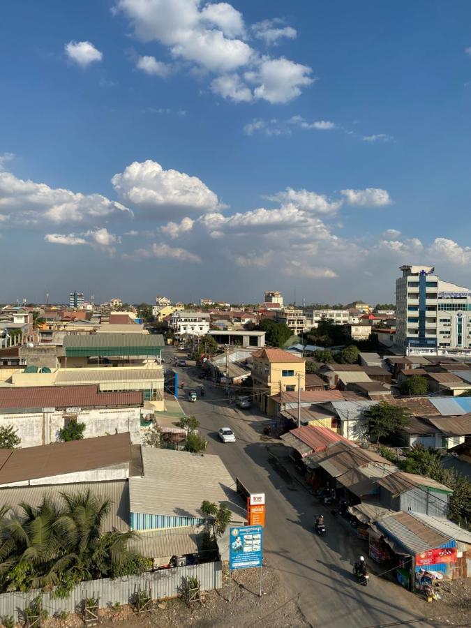 Jasmine Hotel& Sky Bar Battambang Buitenkant foto